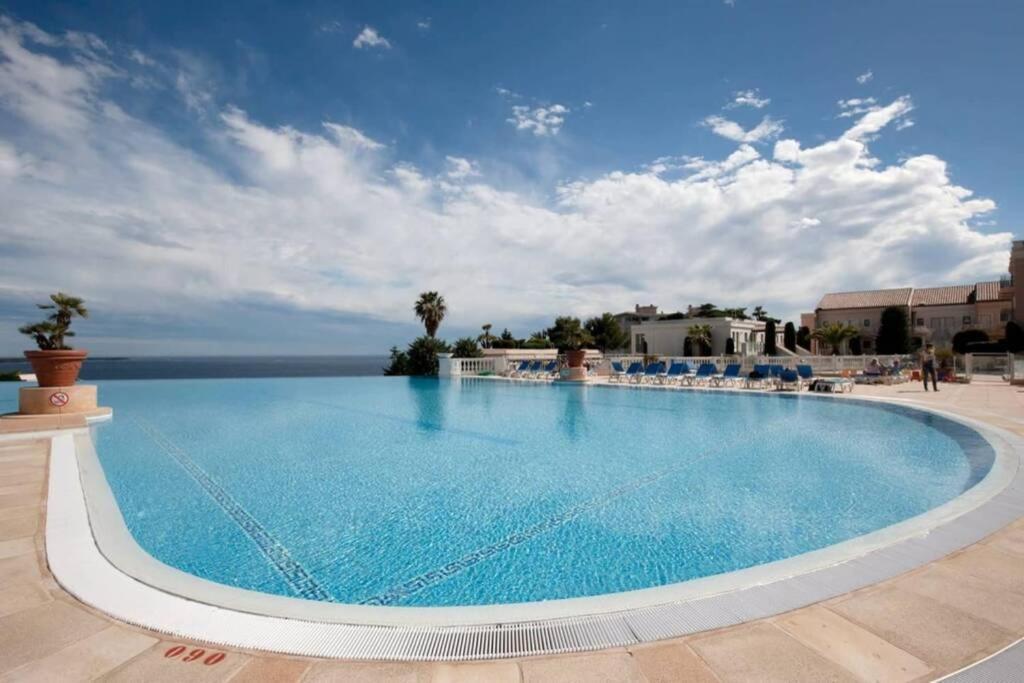 C036 Agreable Appartement Au Sein D'Une Belle Residence De Vacances カンヌ エクステリア 写真